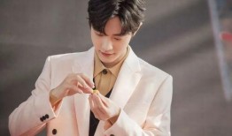 肖战恋情爆料最新图片,甜蜜瞬间引发网友热议！”